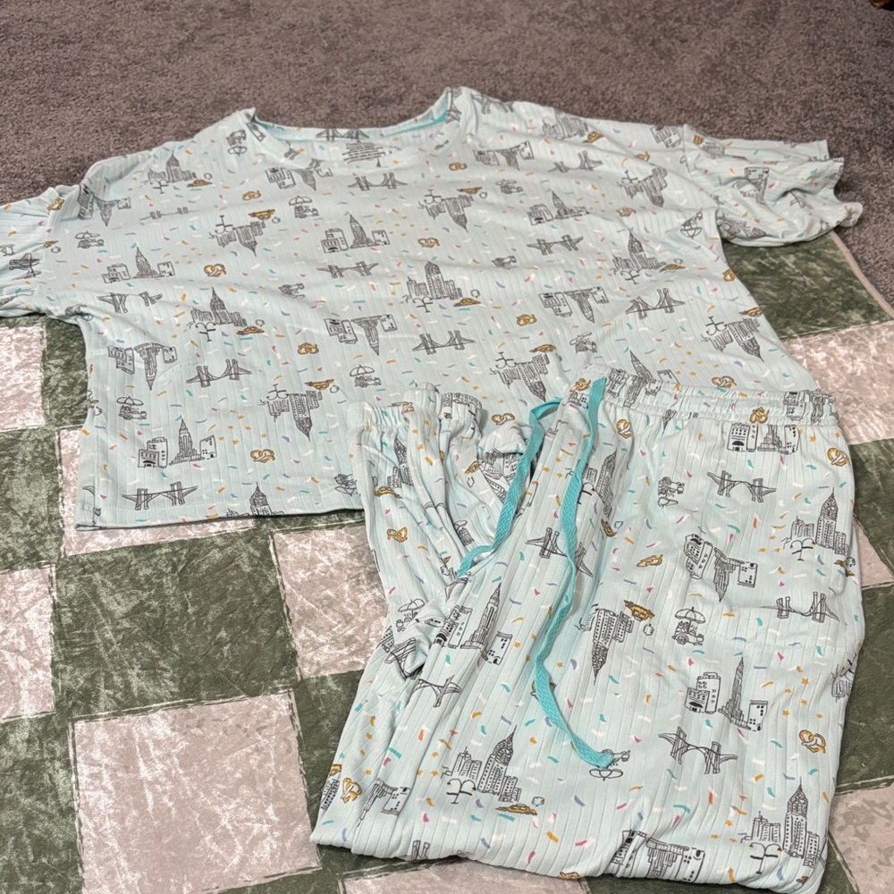 Cuddl Duds Women’s New York City Print Pajama Set